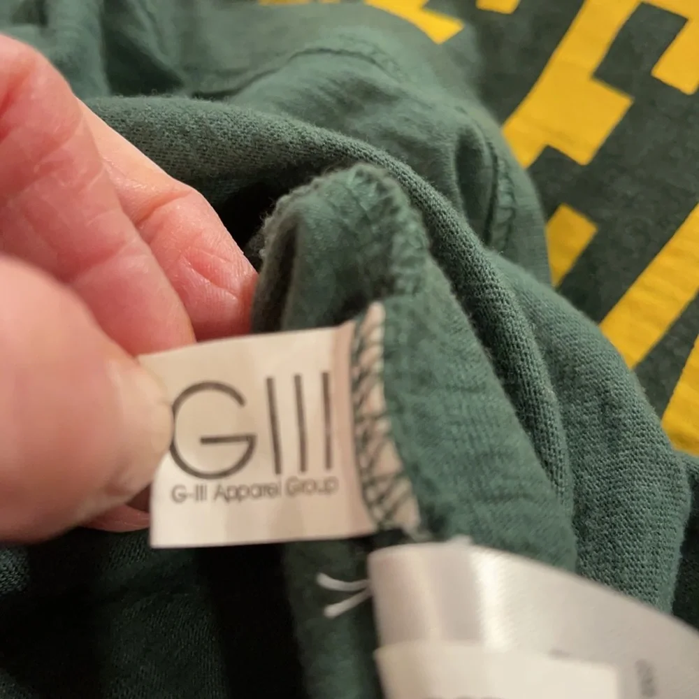 NFL Greenbay Team men’s GIII Apparel group long sleeve Shirt size medium‎